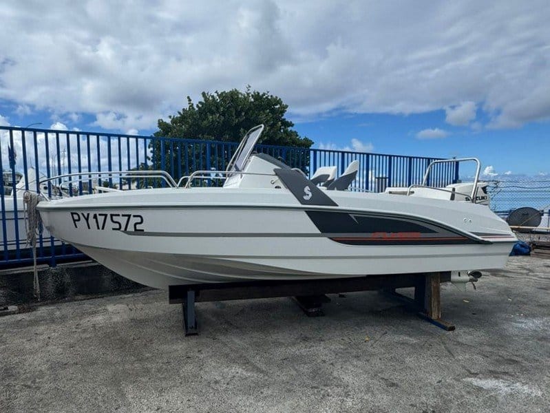004 Beneteau Flyer 6.6 Space Deck Pilot Edition (2015)
