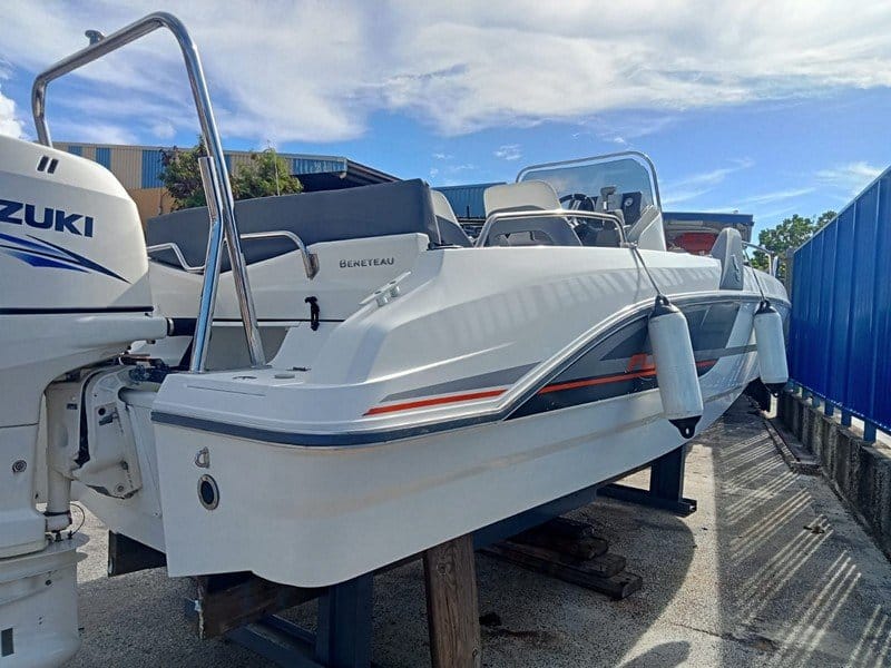 012 Beneteau Flyer 6.6 Space Deck Pilot Edition (2015)
