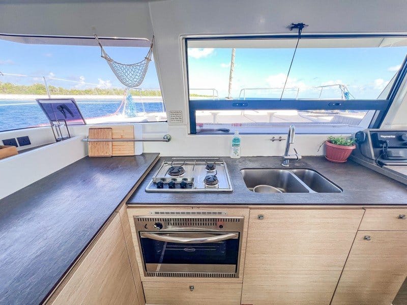 Bali 4.0 owners version catamaran – Karma_12