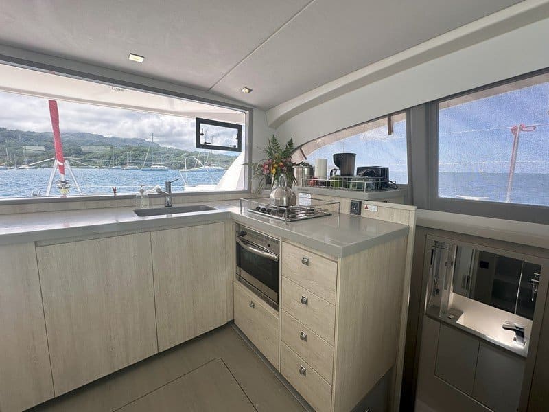 Leopard 40 4 cabin version catamaran – YRREEL 16