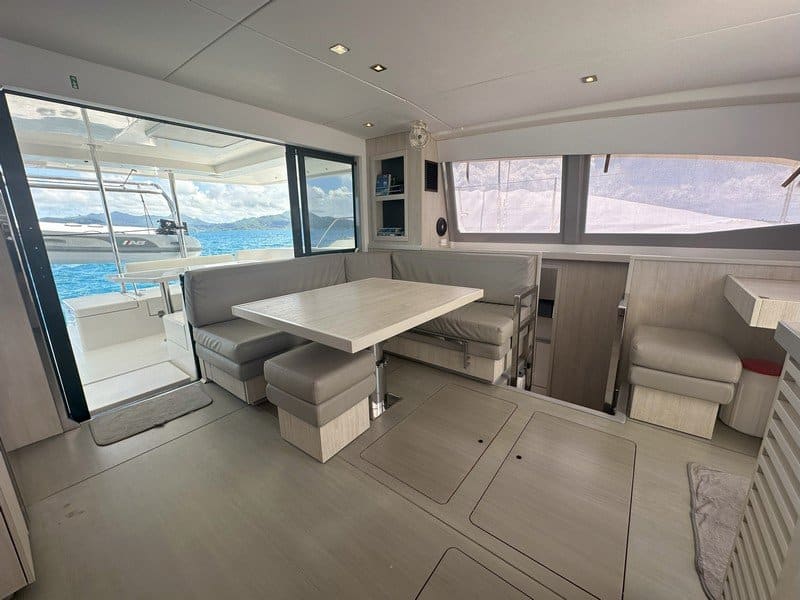 Leopard 40 4 cabin version catamaran – YRREEL 19