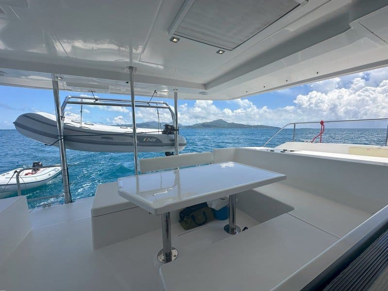 Leopard 40 4 cabin version catamaran – YRREEL 23