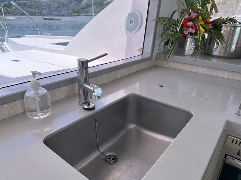 Leopard 40 4 cabin version catamaran – YRREEL 27