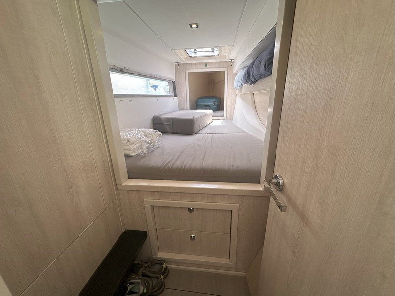 Leopard 40 4 cabin version catamaran – YRREEL 36