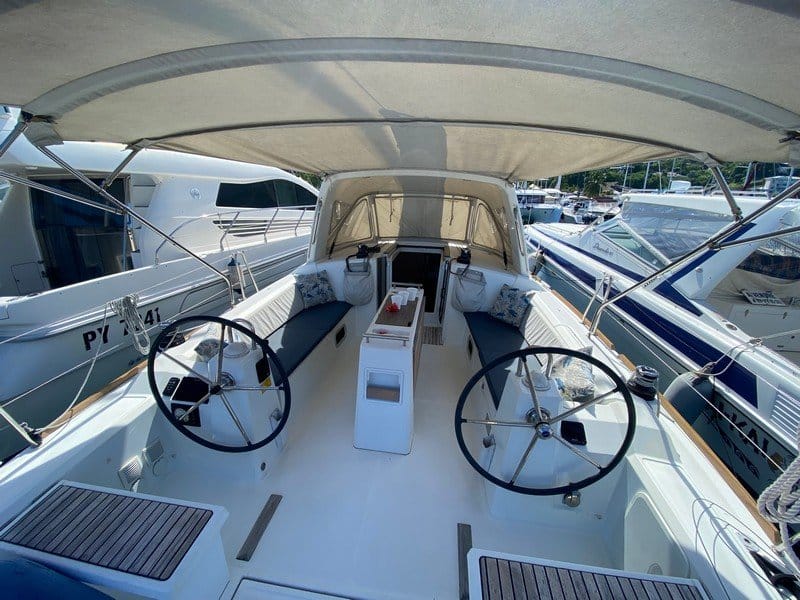 002oceanis 38 cruiser Miss Lucie