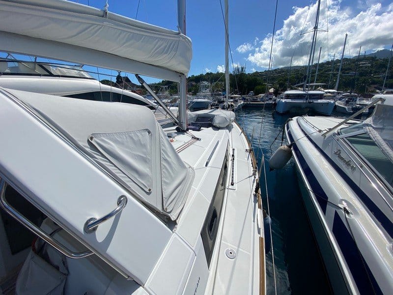 010oceanis 38 cruiser Miss Lucie