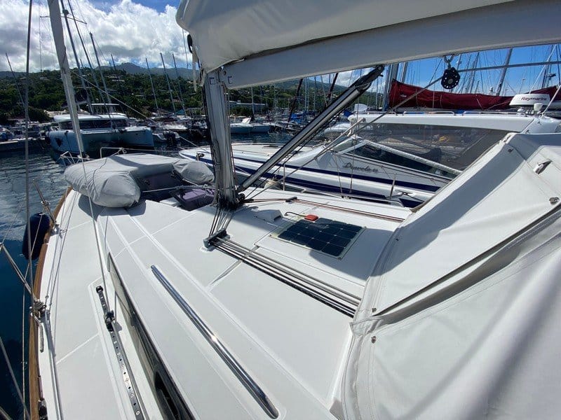011oceanis 38 cruiser Miss Lucie