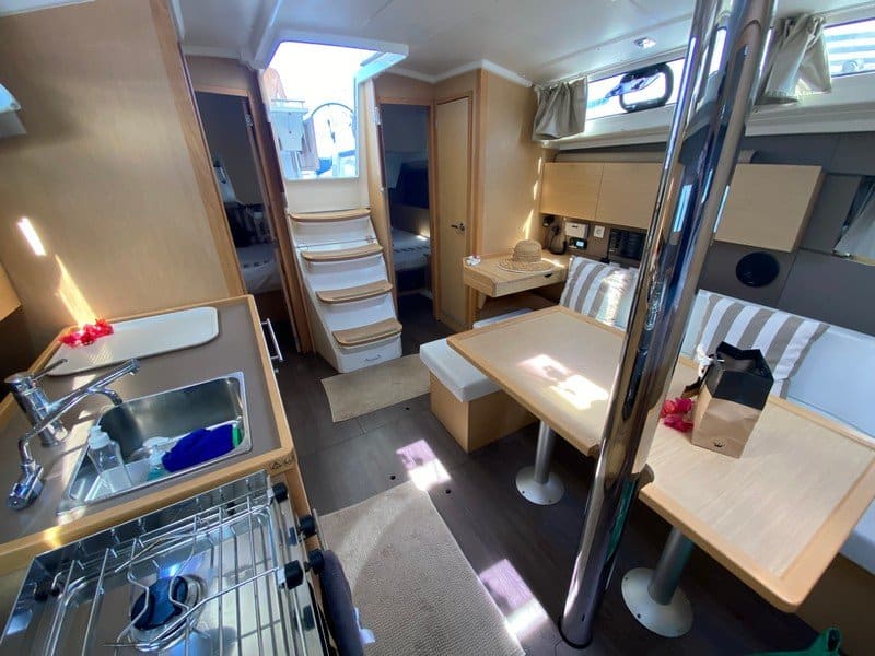 024oceanis 38 cruiser Miss Lucie