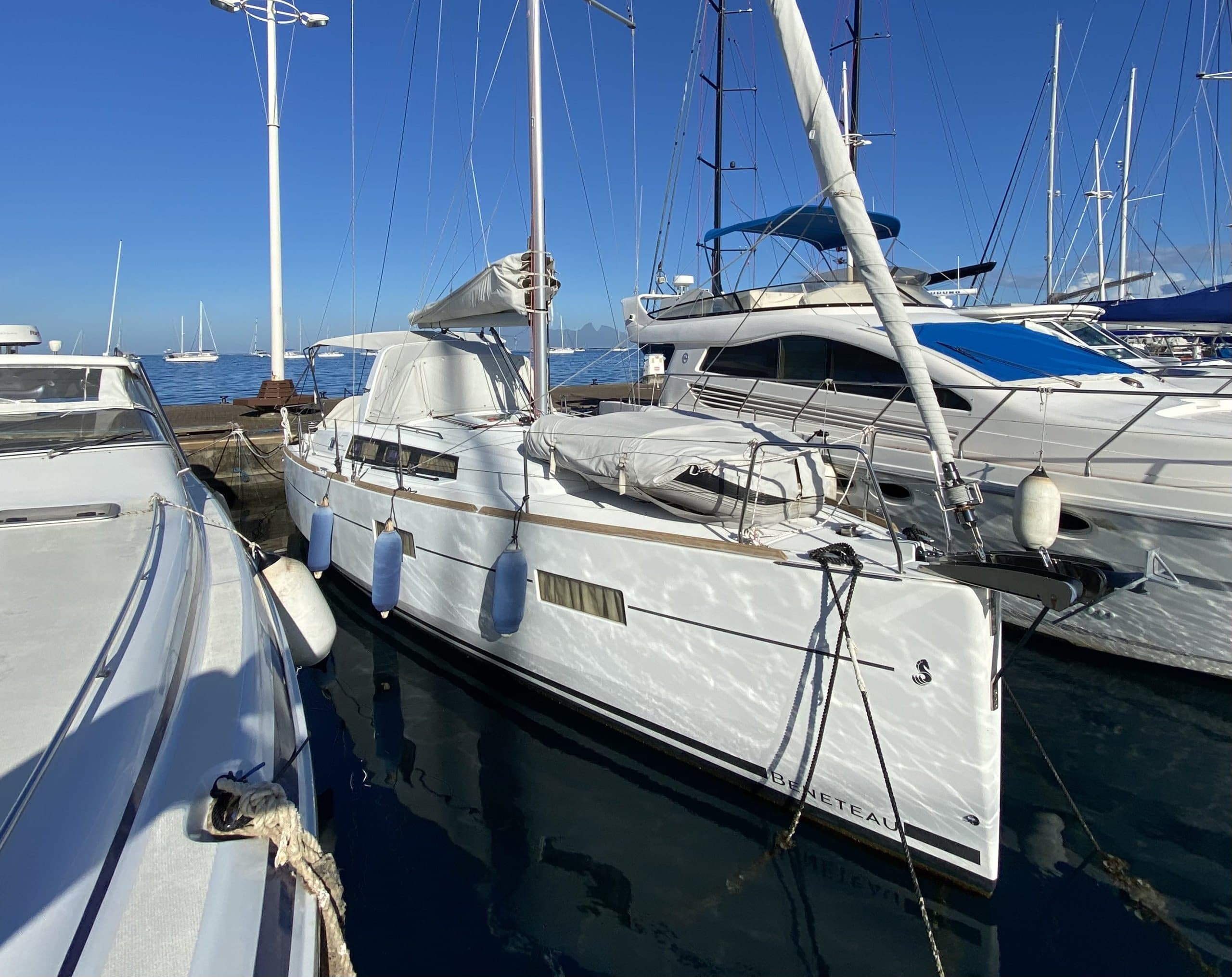 IMG_8866 Oceanis 38 Cruiser for sale in Tahiti