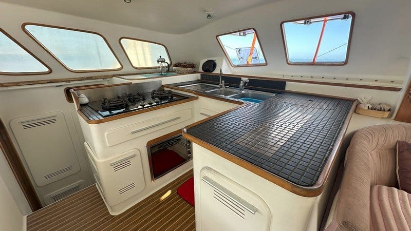 021 Performance Catamaran Contraste 44 – ZORBA