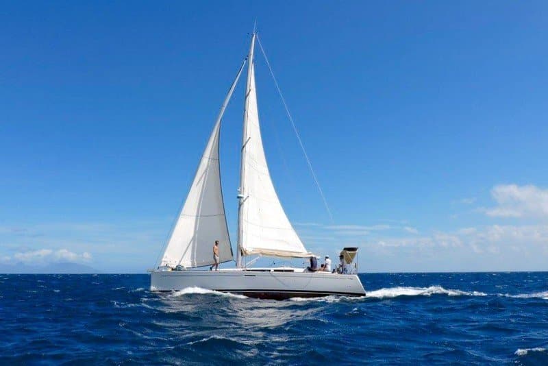 004 Grand Soleil 43 cruising racing yacht