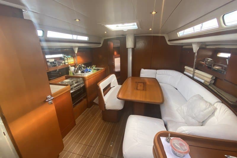 011 Grand Soleil 43 cruising racing yacht