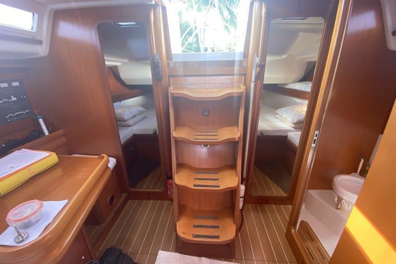014 Grand Soleil 43 cruising racing yacht