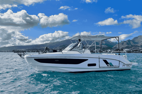 Beneteau Flyer : the perfect powerboat for Tahiti