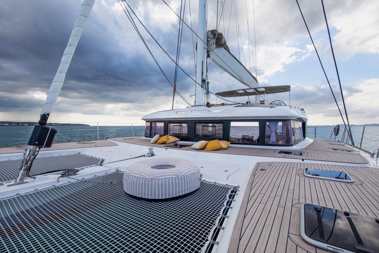 Lagoon 620 Neo forward deck