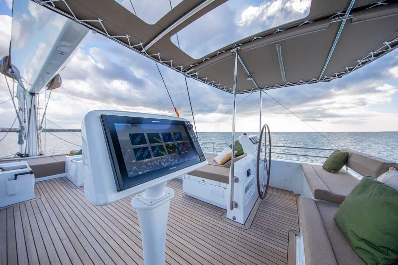 Lagoon 620 Neo helmstation