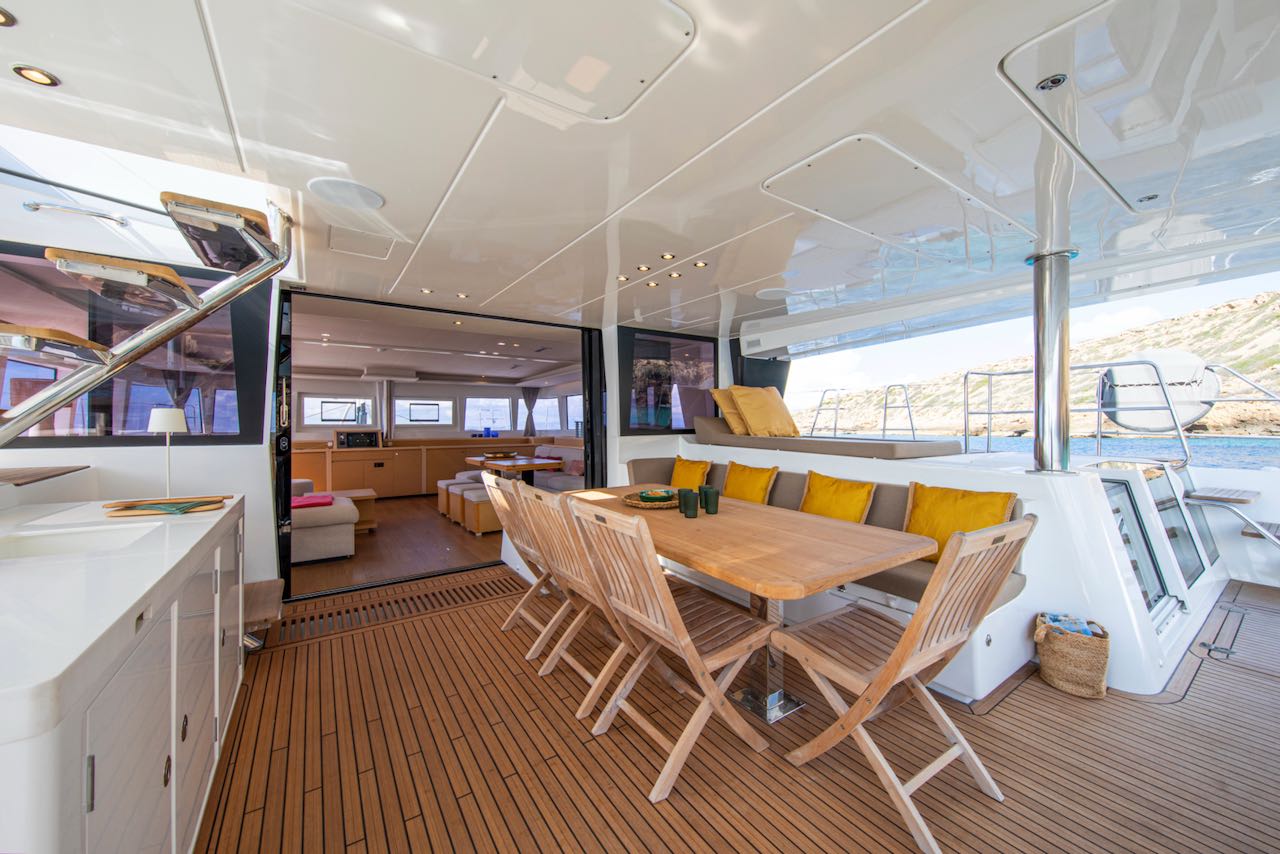 Recherche de titres…n62 Neo aft dining area