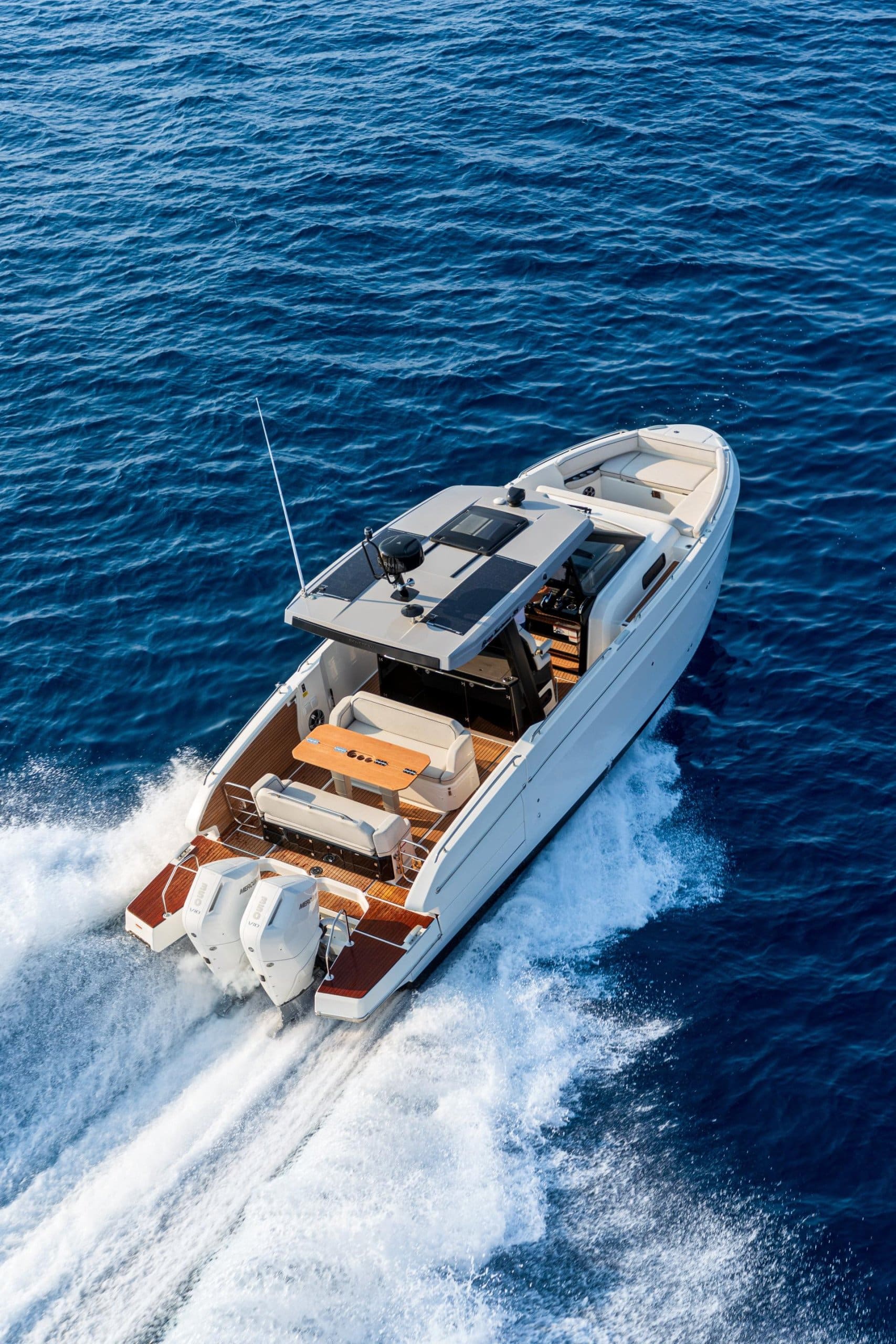 GRAN_TURISMO_35_-_IMAGE_-_EXTERIOR_